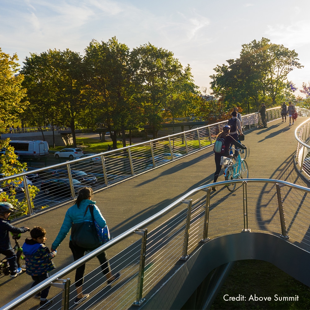 Frances Appleton Pedestrian Bridge in Boston with cyclists and pedestrians