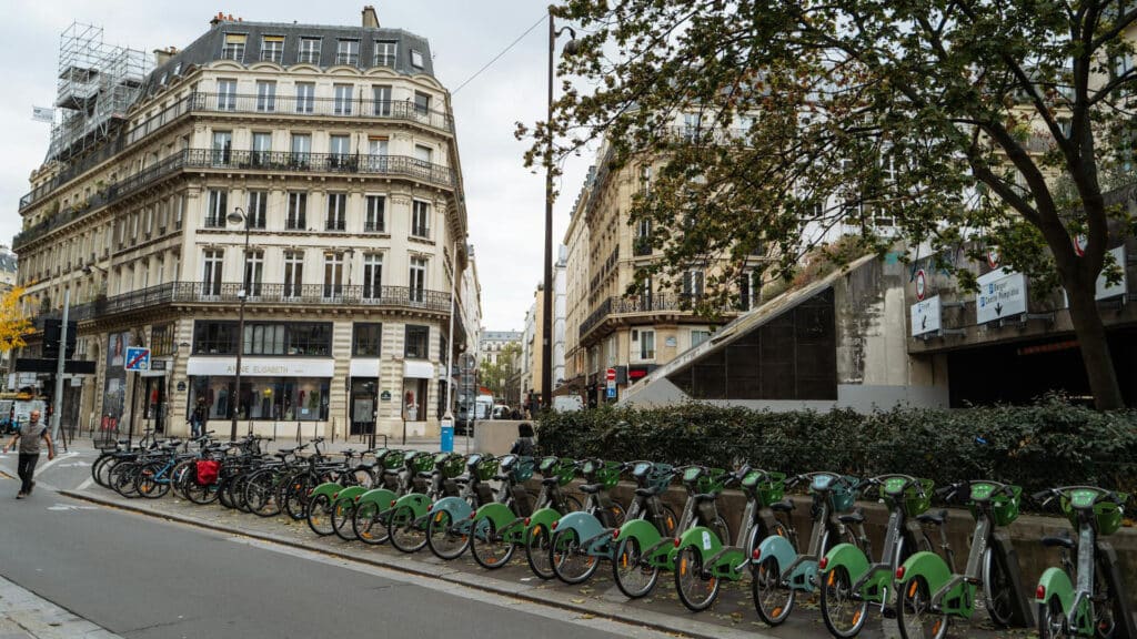 Bikeshare bikes in Paris